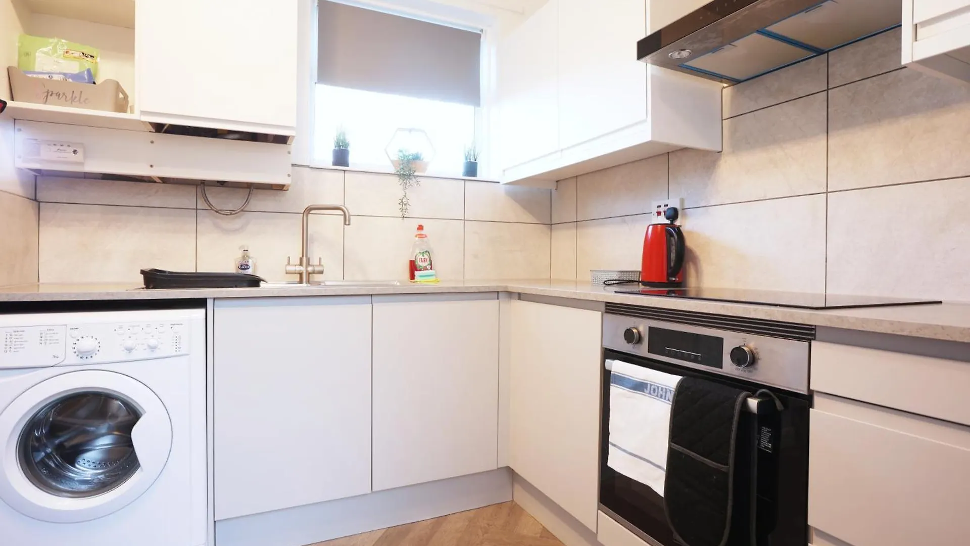 Highfield Place By N And N Stays, Great Location, Plenty Of On Street Parking, Perfect For Contractors, Workers & Families Visiting Bath, Great Disc For Long Stays Avaialable Bath