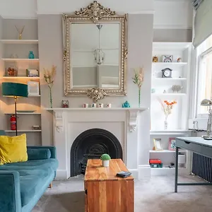 Apartment Wifi | Near Major Attractions, Bath