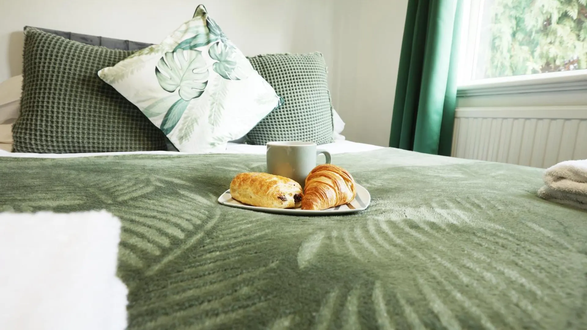 Highfield Place By N And N Stays, Great Location, Plenty Of On Street Parking, Perfect For Contractors, Workers & Families Visiting Bath, Great Disc For Long Stays Avaialable