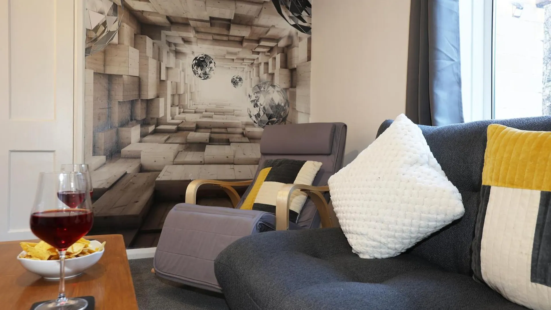 Highfield Place By N And N Stays, Great Location, Plenty Of On Street Parking, Perfect For Contractors, Workers & Families Visiting Bath, Great Disc For Long Stays Avaialable